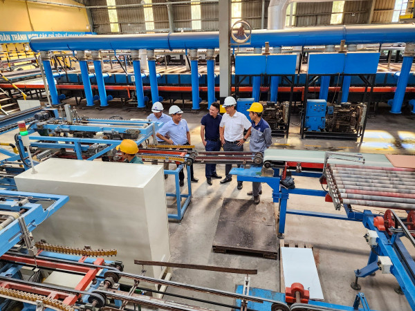 “Yêu cầu cải thiện điều kiện, môi trường làm việc, bảo vệ sức khỏe người lao động, phòng chống dịch bệnh mùa hè”